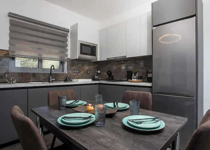 Marina's Private Pool Adults Only *